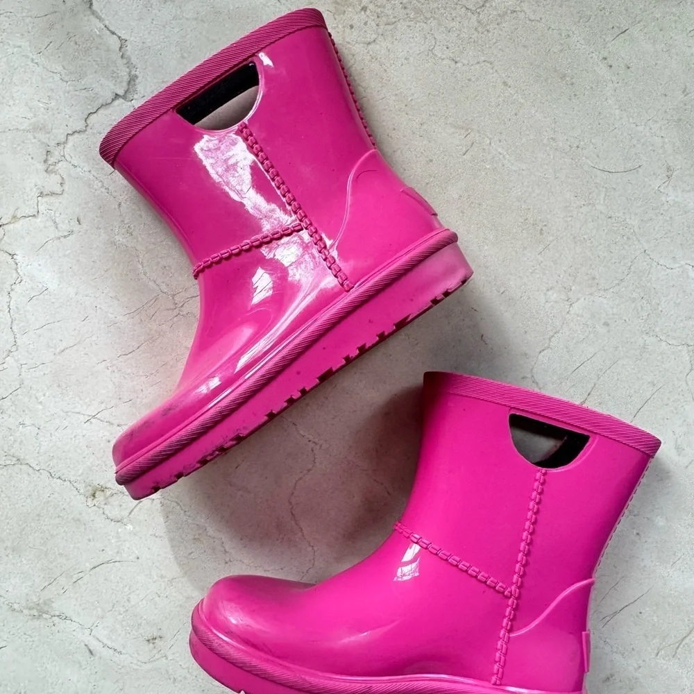 Hot Pink UGG Rain Boots Toddler 10 Glossy Waterproof Cutout Pull-On Durable Cozy